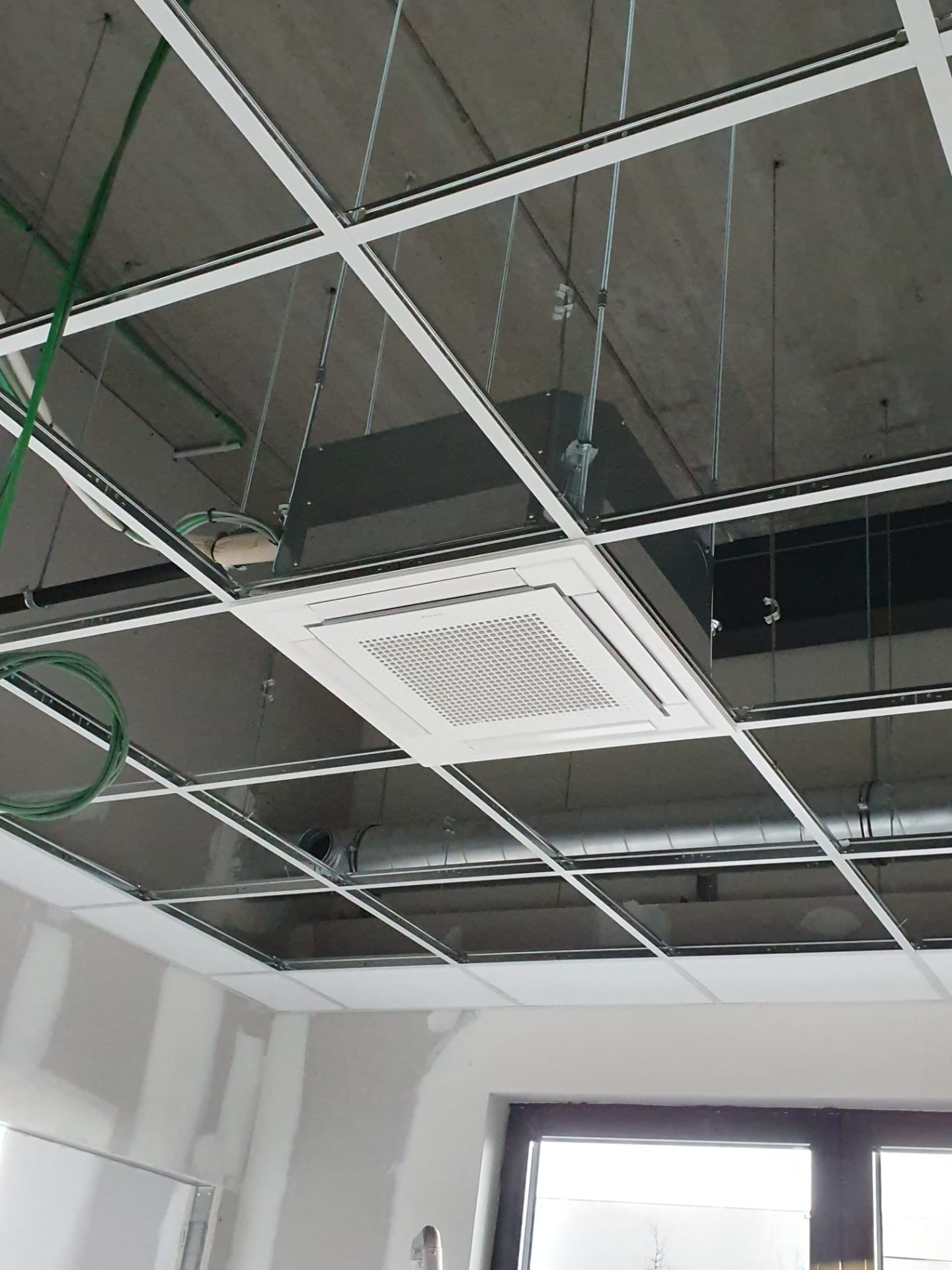 Cassette airco in een verlaagd plafond