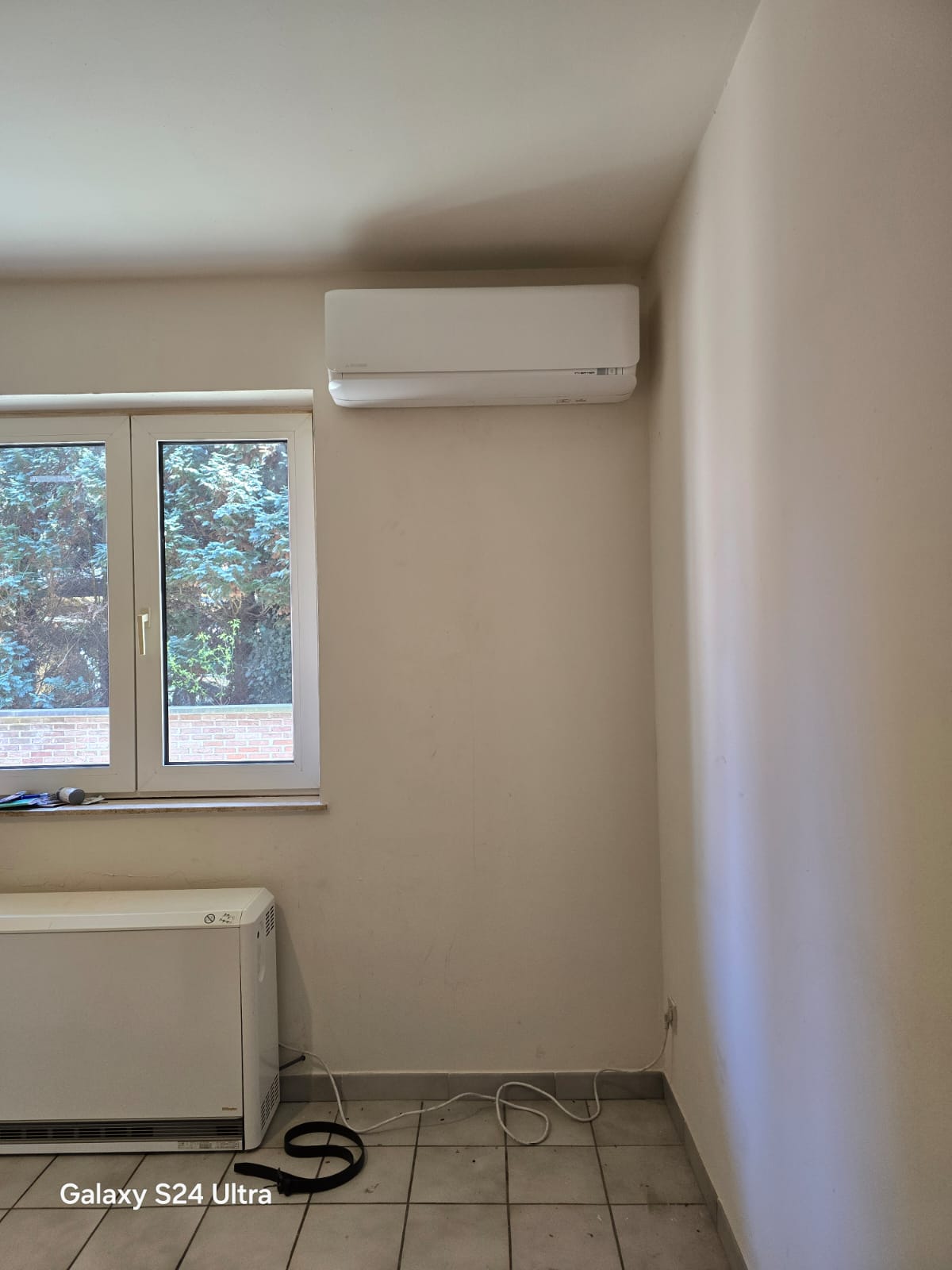 Airco binnenunit in een kantoorruimte